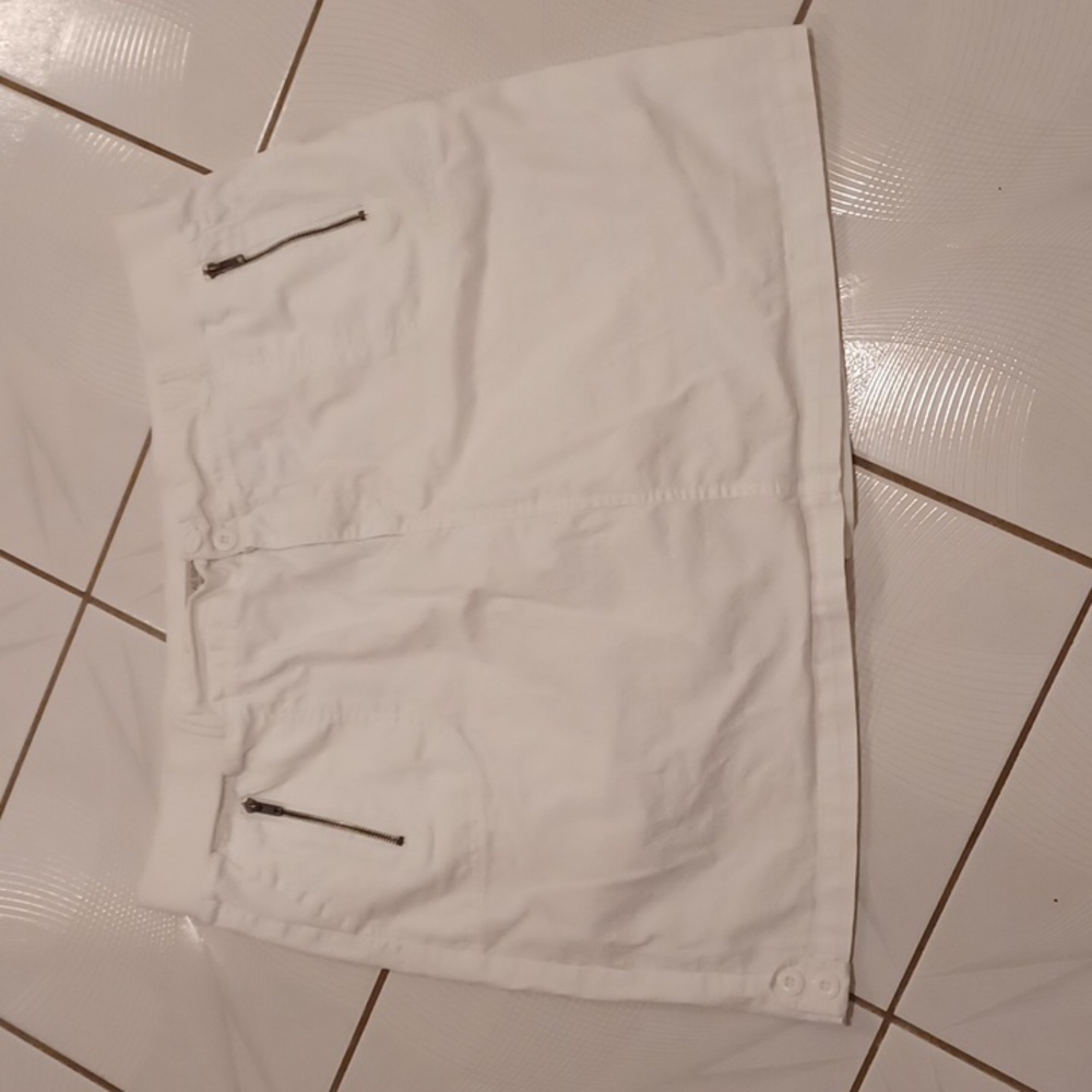 4/$80 White Skort with Zipper Pockets - Size 20
